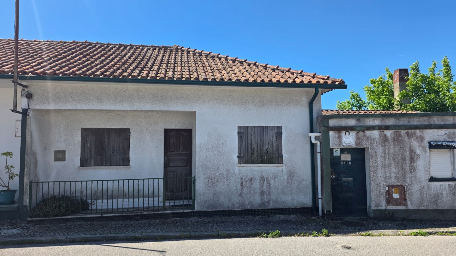 Moradia T2, geminada, (SEM LICENÇA) – Picassinos – M. Grande