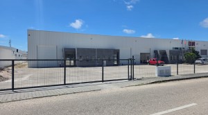 3 Pavilhões Industriais interligados c/possibilidade venda separada!